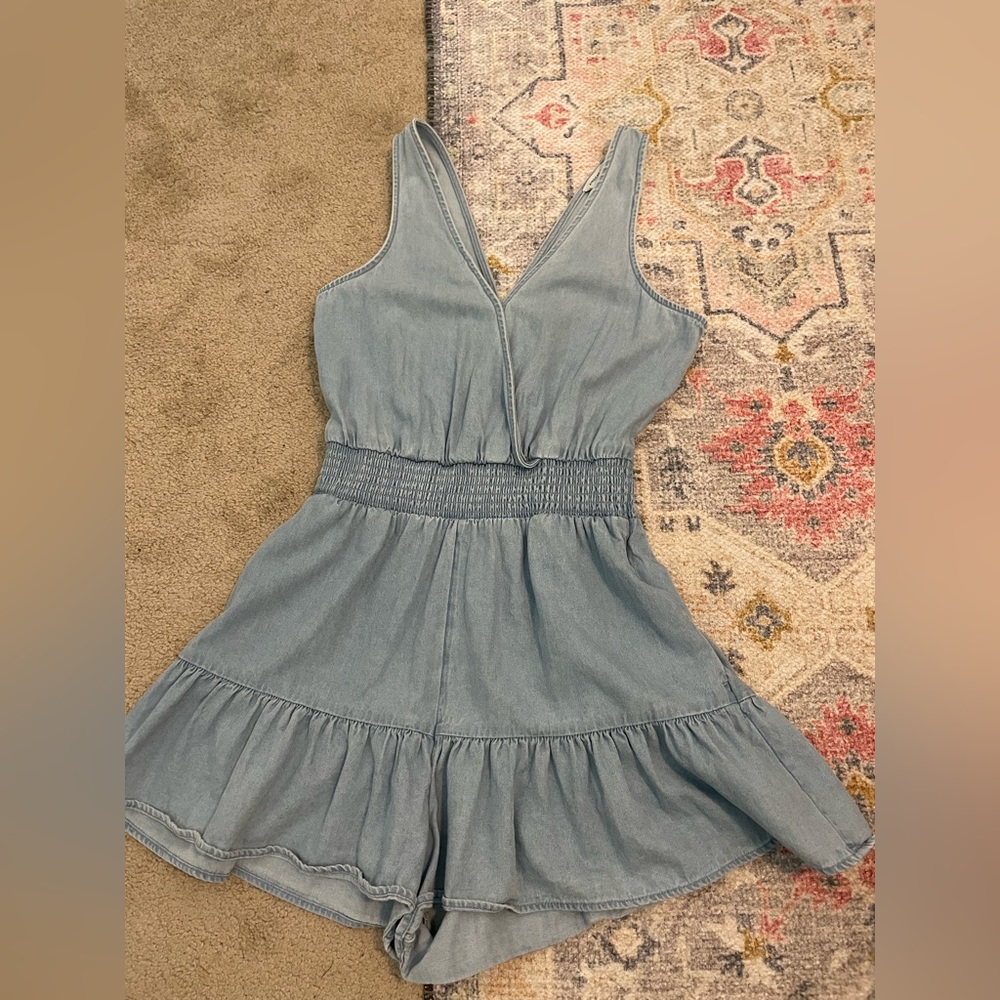 AE romper size M